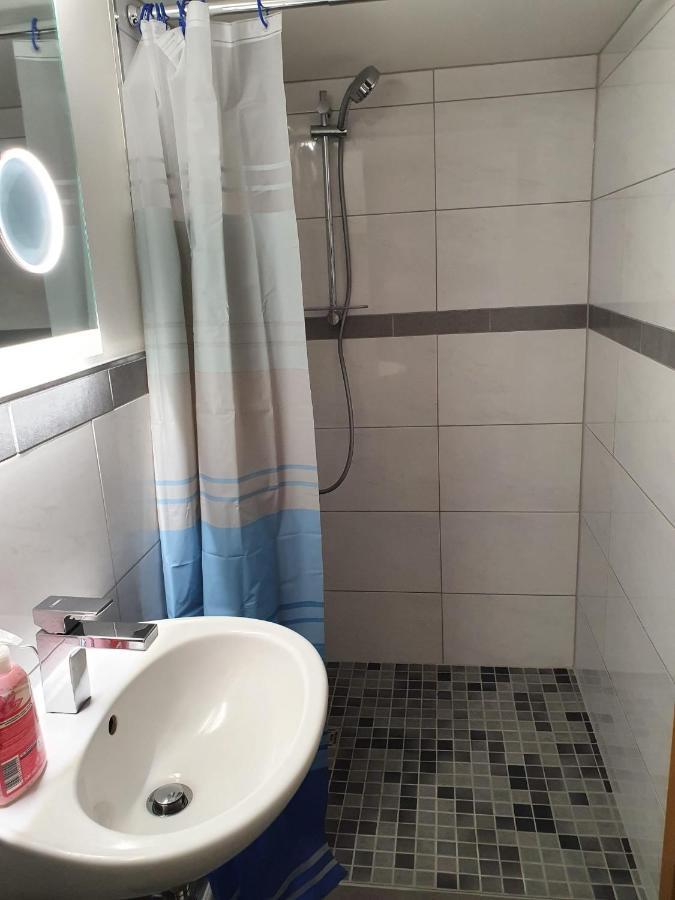 Zimmer Im Ug Direkt In Der Innenstadt, Centrum Schwerin  Exteriér fotografie